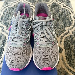 Mizuno Wave Shadow Women’s size 10- grey & pink